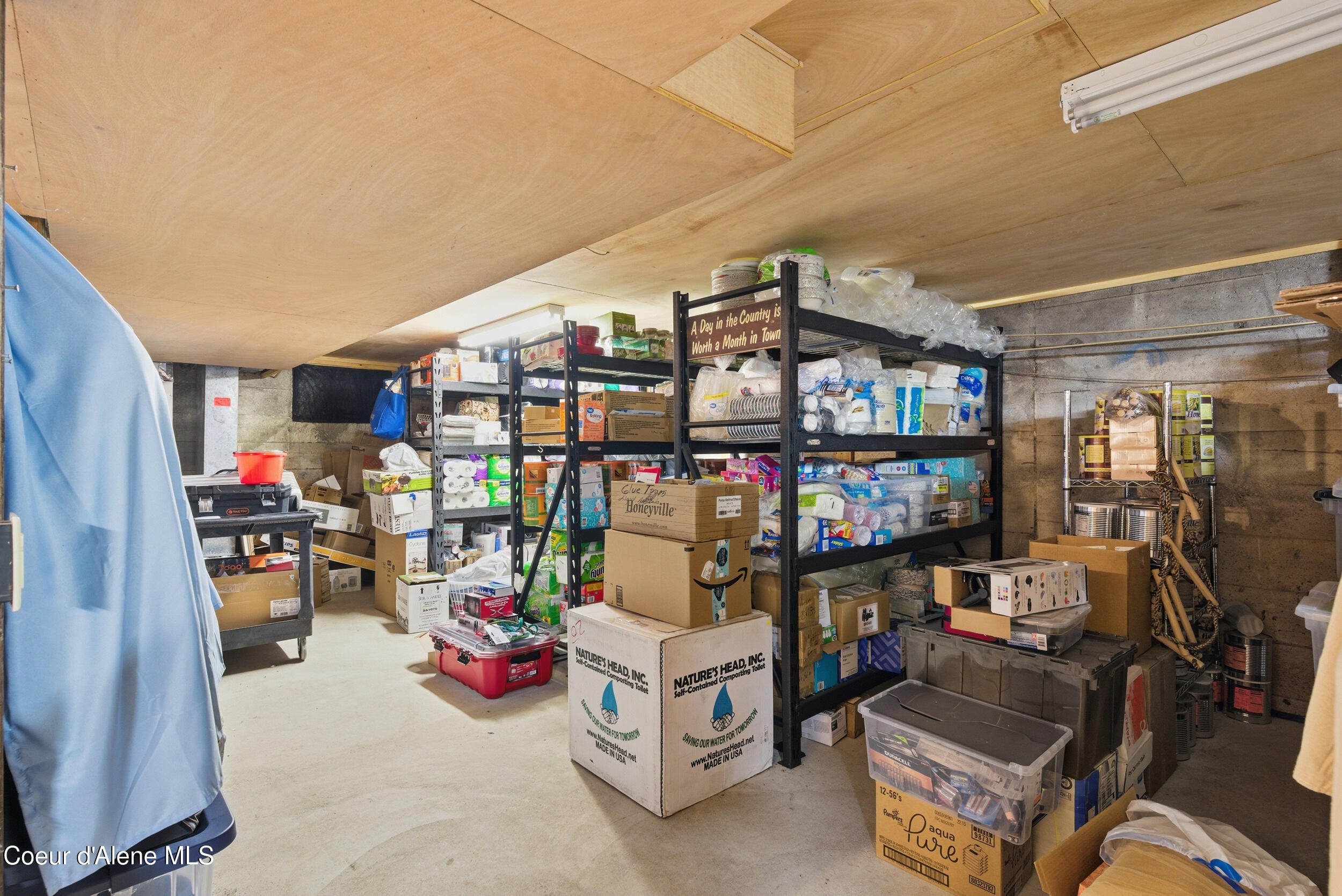 Sandpoint, Idaho, 83864, United States, 5 Bedrooms Bedrooms, ,5 BathroomsBathrooms,Residential,Active,2013917