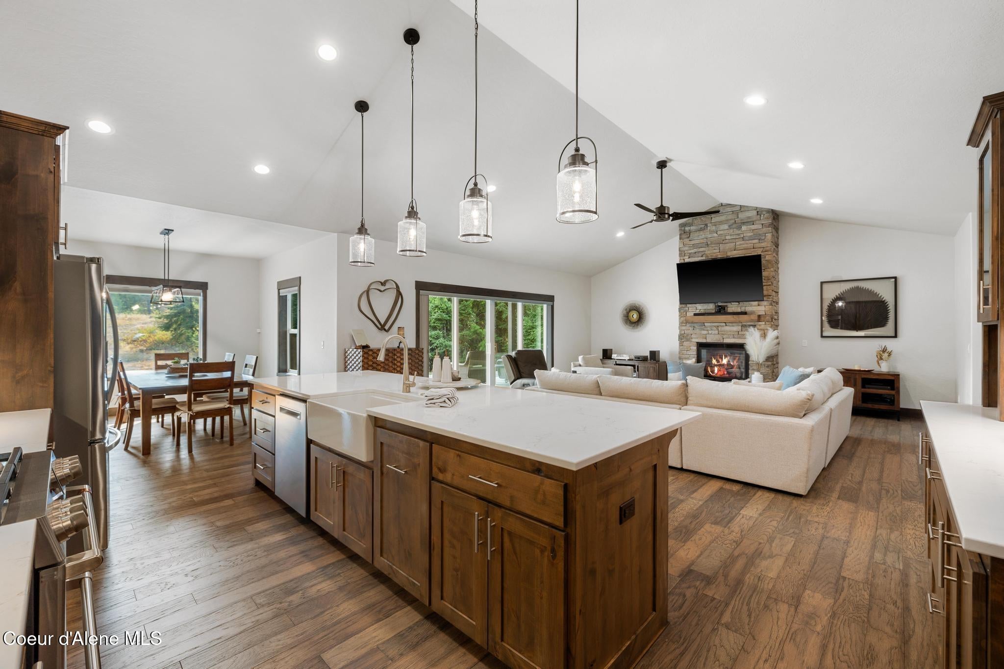 Rathdrum, Idaho, 83858, United States, 5 Bedrooms Bedrooms, ,3 BathroomsBathrooms,Residential,Active,1941134