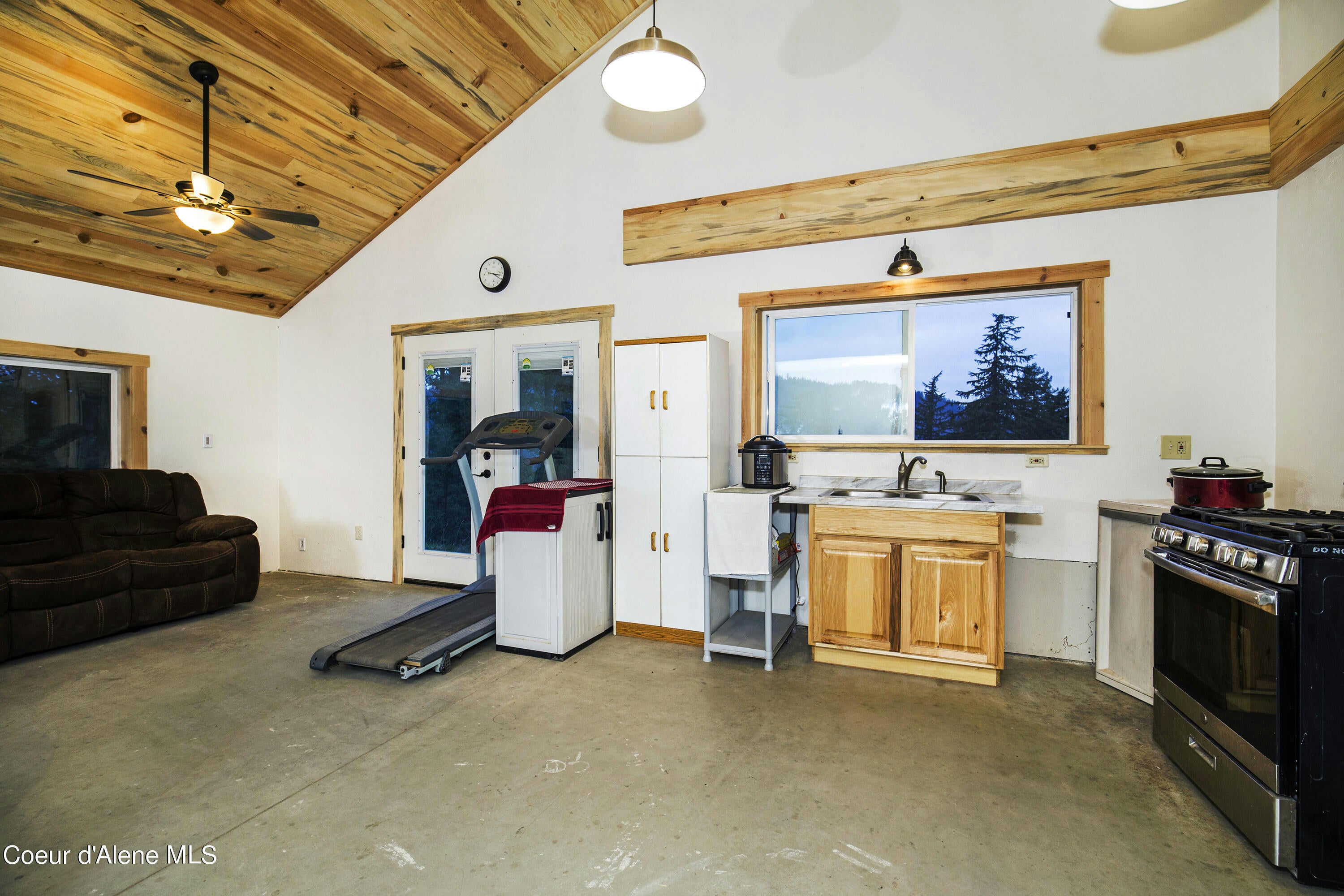 Sandpoint, Idaho, 83864, United States, ,5 BathroomsBathrooms,Residential,Pending,1769677