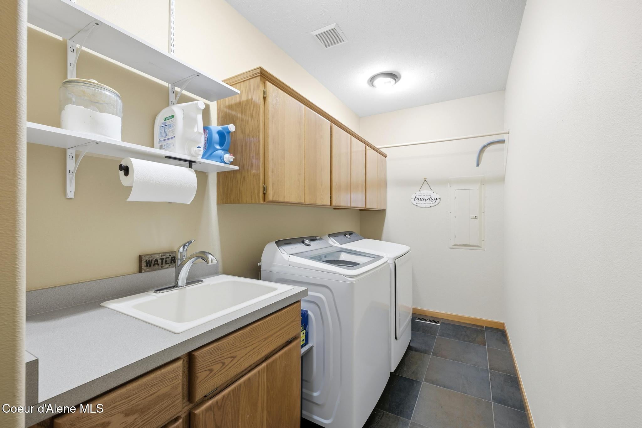 Rathdrum, Idaho, 83858, United States, 4 Bedrooms Bedrooms, ,4 BathroomsBathrooms,Residential,Active,1963415