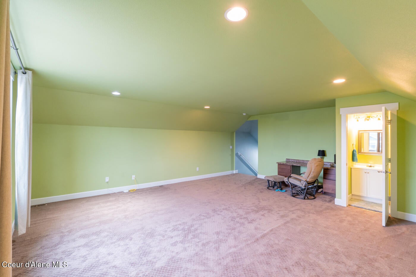 Rathdrum, Idaho, 83858, United States, 5 Bedrooms Bedrooms, ,3 BathroomsBathrooms,Residential,Active,2007246