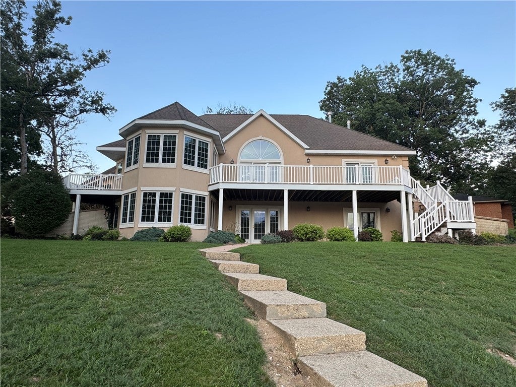 Effingham, Illinois, 62401, United States, 4 Bedrooms Bedrooms, ,4 BathroomsBathrooms,Residential,Active,1909667