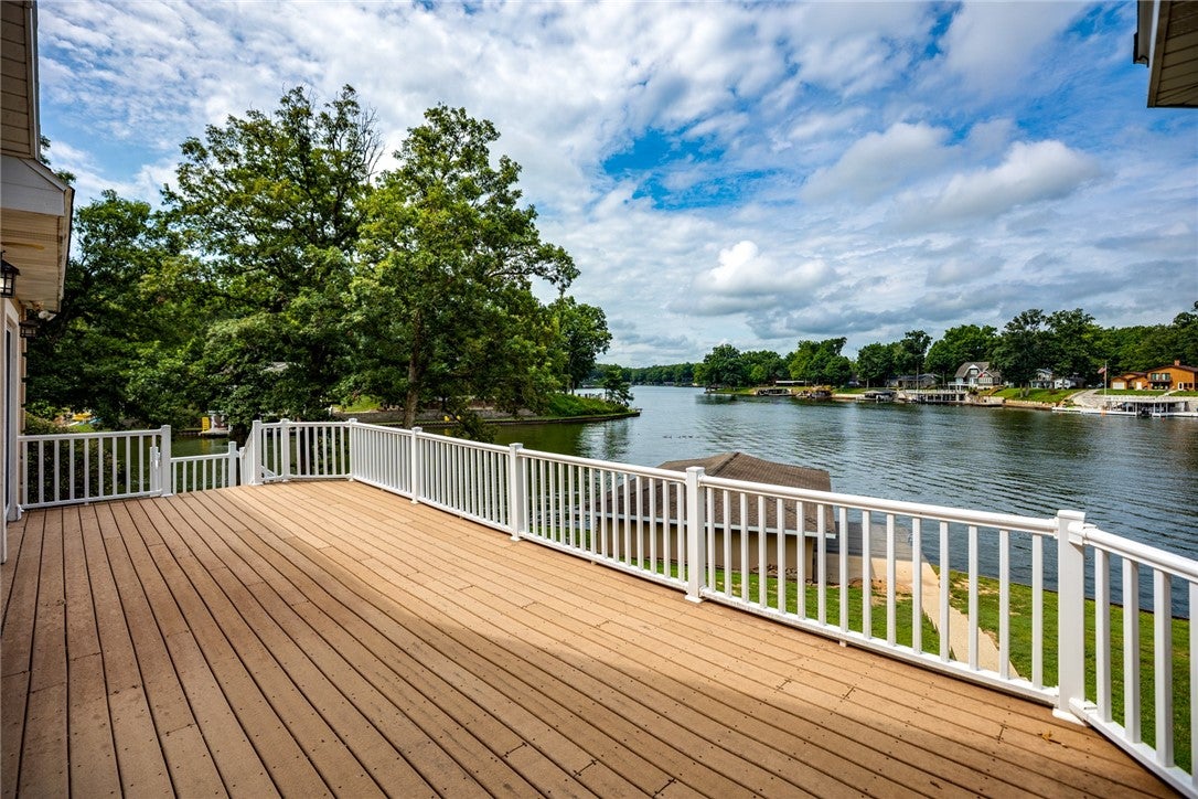 Effingham, Illinois, 62401, United States, 4 Bedrooms Bedrooms, ,4 BathroomsBathrooms,Residential,Active,1909667