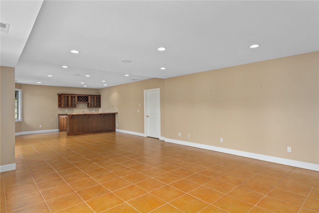 Effingham, Illinois, 62401, United States, 4 Bedrooms Bedrooms, ,4 BathroomsBathrooms,Residential,Active,1909667