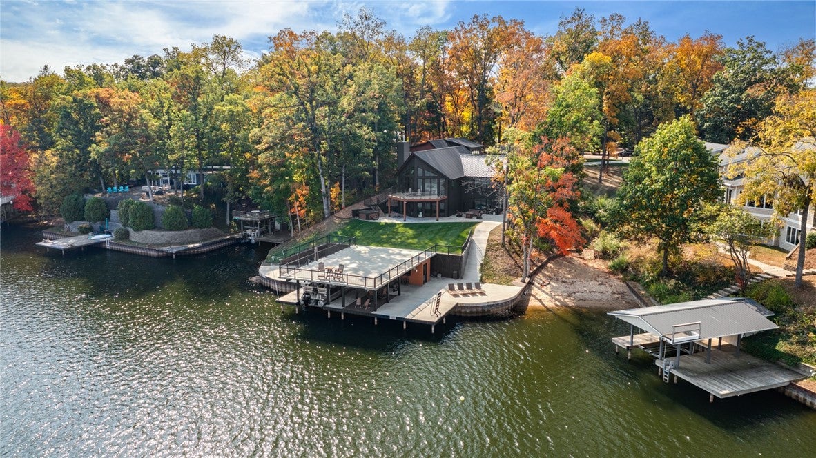 Effingham, Illinois, 62401, United States, 4 Bedrooms Bedrooms, ,5 BathroomsBathrooms,Residential,Active,1967129