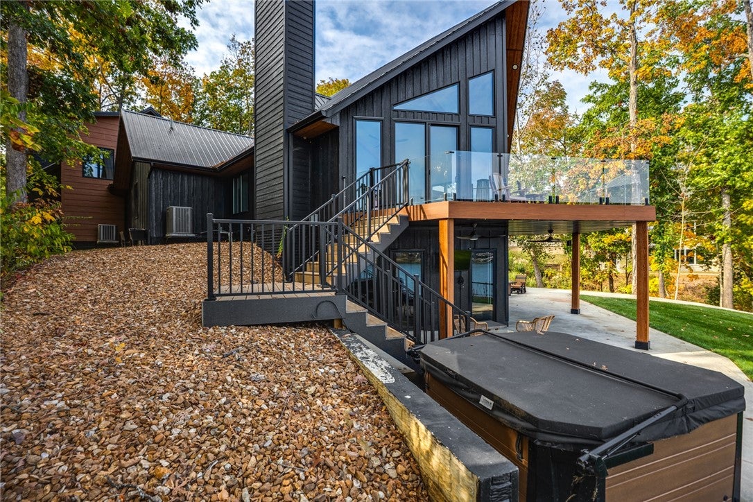 Effingham, Illinois, 62401, United States, 4 Bedrooms Bedrooms, ,5 BathroomsBathrooms,Residential,Active,1967129