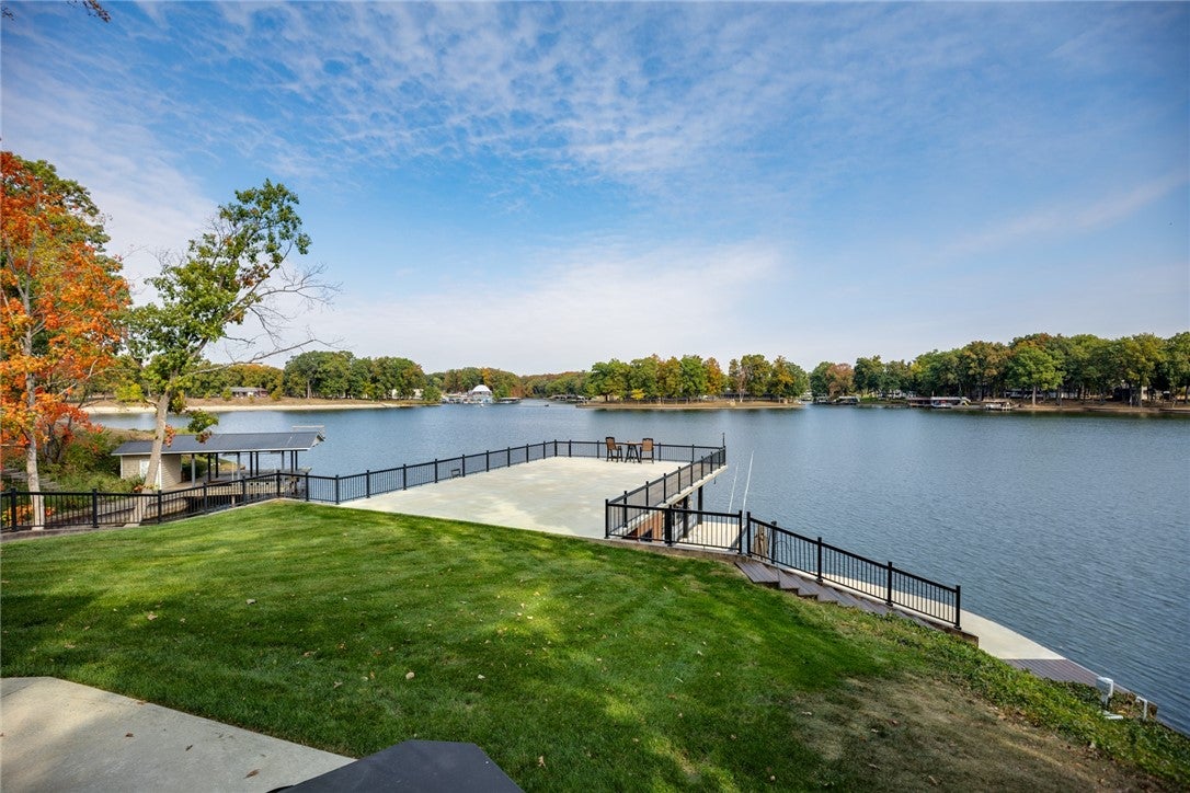 Effingham, Illinois, 62401, United States, 4 Bedrooms Bedrooms, ,5 BathroomsBathrooms,Residential,Active,1967129