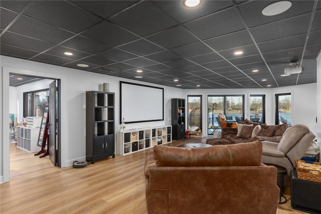 Effingham, Illinois, 62401, United States, 4 Bedrooms Bedrooms, ,5 BathroomsBathrooms,Residential,Active,1967129