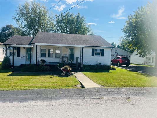 207 W 8TH ST, SAINT ELMO, IL 62458 - Image 1