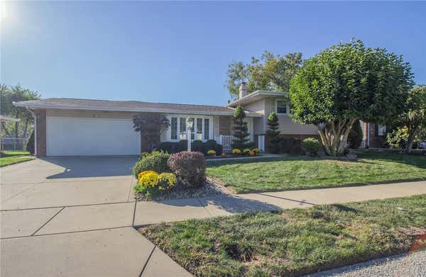 325 LINDEN LN, MATTOON, IL 61938 - Image 1