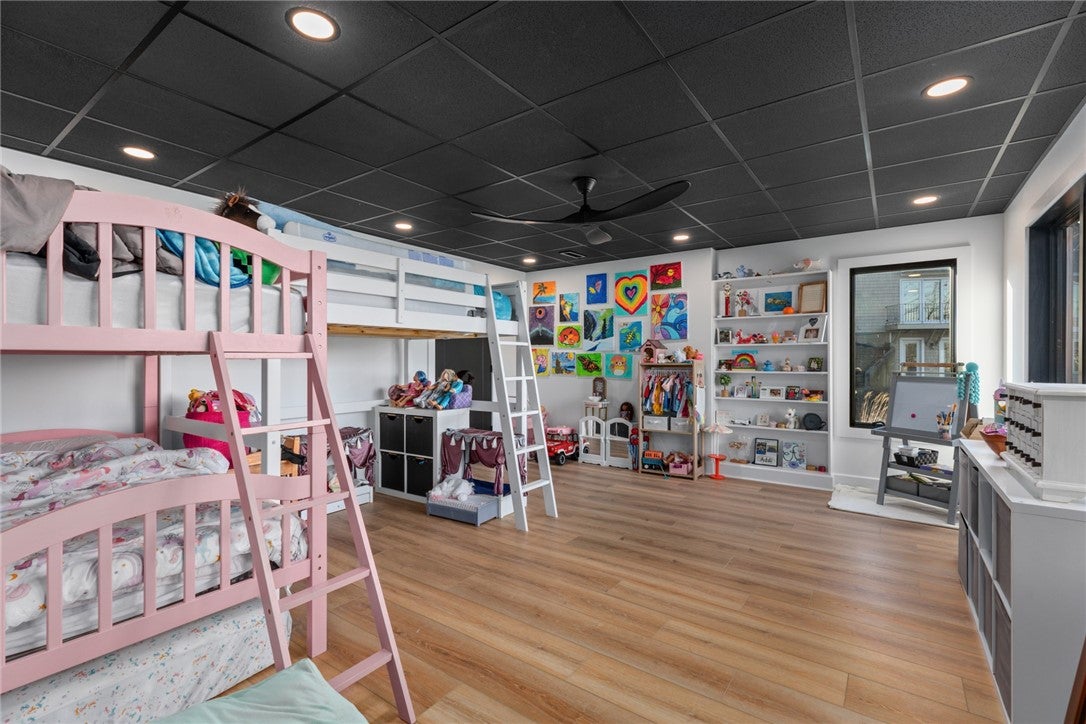 Effingham, Illinois, 62401, United States, 4 Bedrooms Bedrooms, ,5 BathroomsBathrooms,Residential,Active,1967129