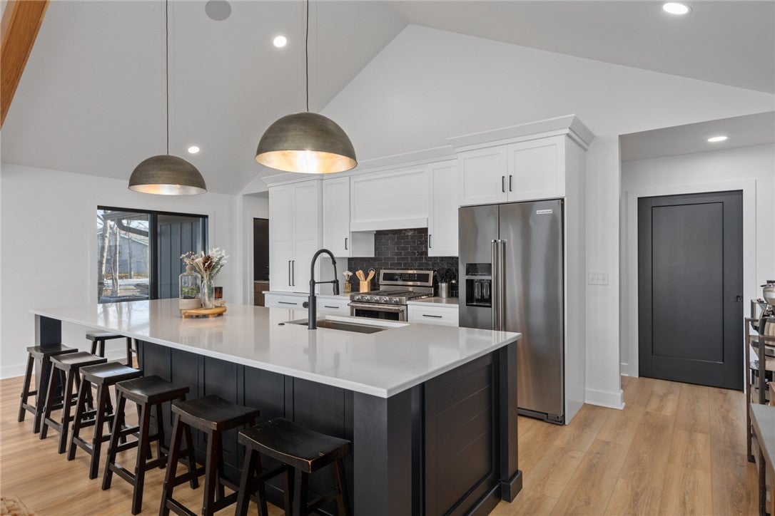 Effingham, Illinois, 62401, United States, 4 Bedrooms Bedrooms, ,5 BathroomsBathrooms,Residential,Active,1967129