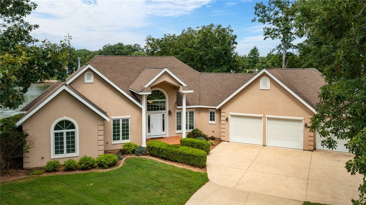 Effingham, Illinois, 62401, United States, 4 Bedrooms Bedrooms, ,4 BathroomsBathrooms,Residential,Active,1909667 Effingham, Illinois, 62401, United States, 4 Bedrooms Bedrooms, ,4 BathroomsBathrooms,Residential,Active,1909667