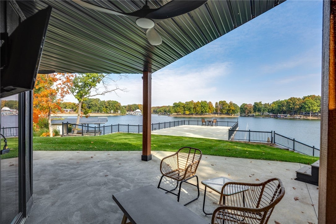 Effingham, Illinois, 62401, United States, 4 Bedrooms Bedrooms, ,5 BathroomsBathrooms,Residential,Active,1967129