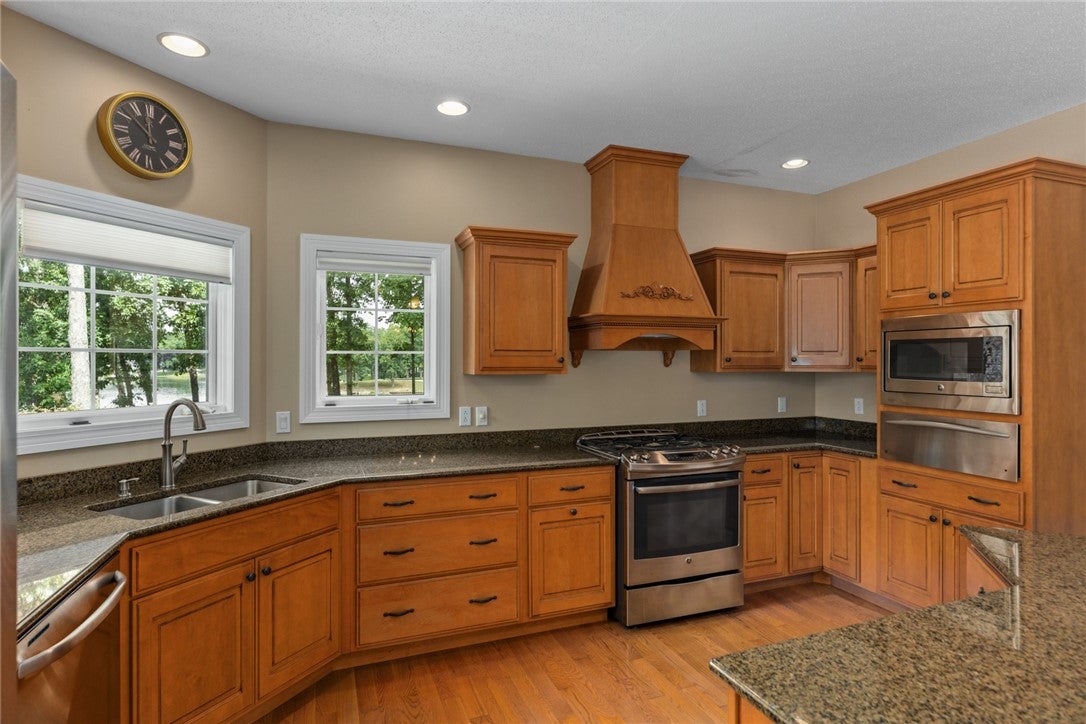 Effingham, Illinois, 62401, United States, 4 Bedrooms Bedrooms, ,4 BathroomsBathrooms,Residential,Active,1909667