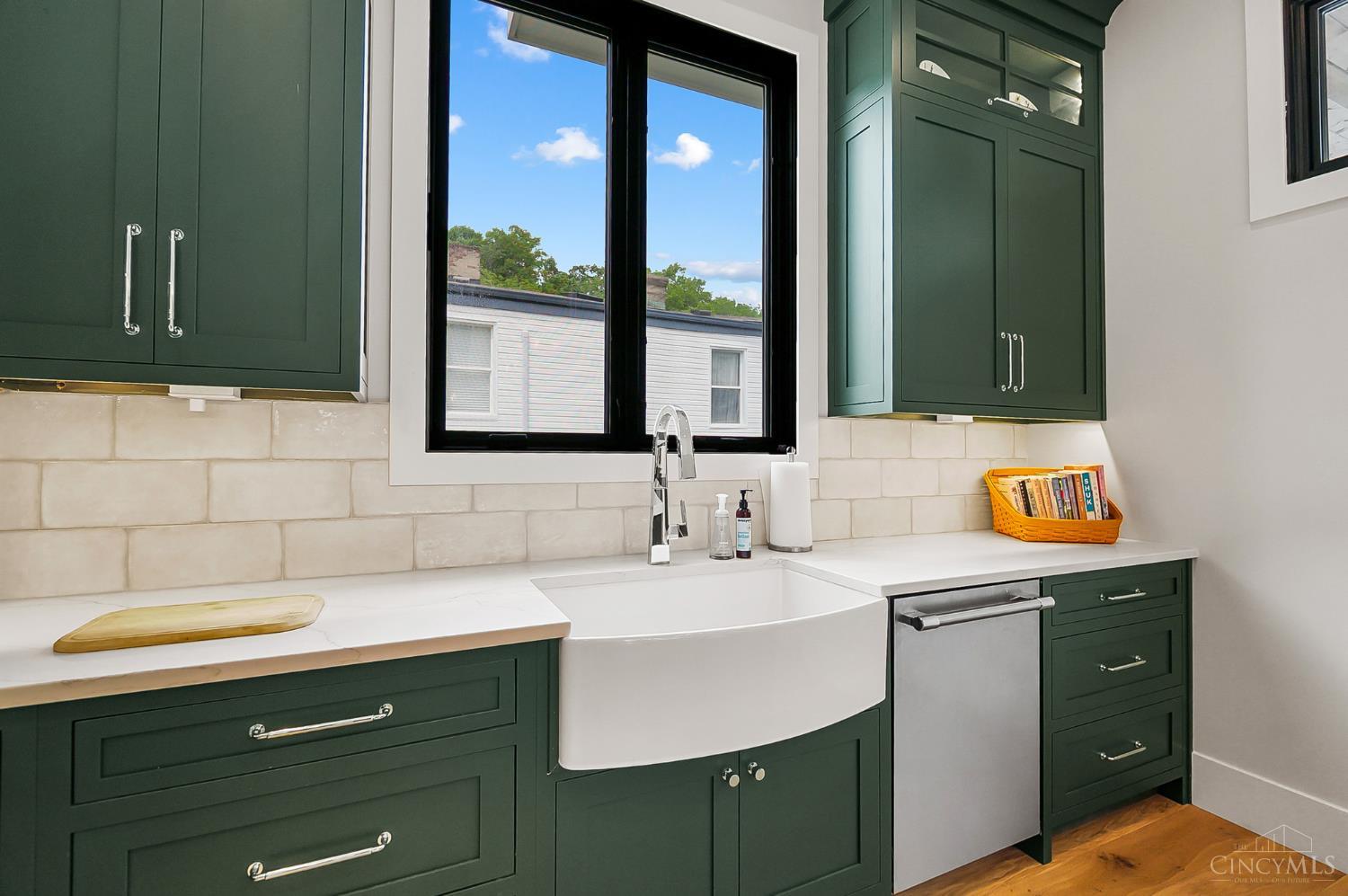 Cincinnati, Ohio, 45202, United States, 3 Bedrooms Bedrooms, ,4 BathroomsBathrooms,Residential,Active,1922745