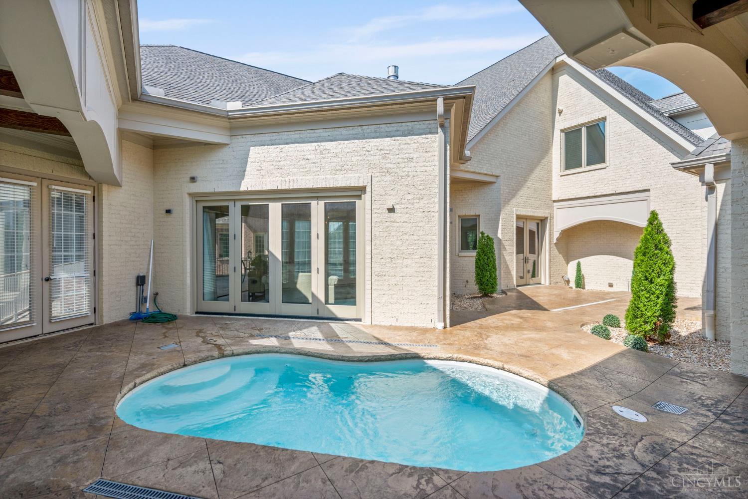 Deerfield Twp., Ohio, 45040, United States, 6 Bedrooms Bedrooms, ,8 BathroomsBathrooms,Residential,Active,1904704