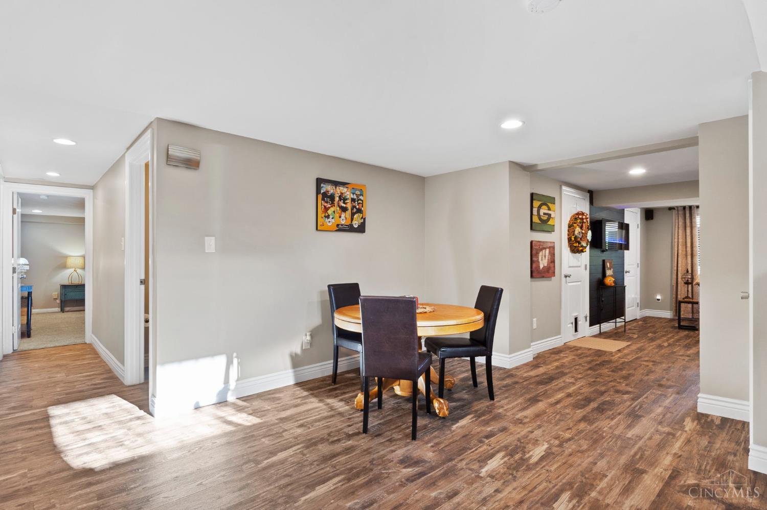 West Chester, Ohio, 45011, United States, 4 Bedrooms Bedrooms, ,6 BathroomsBathrooms,Residential,Active,1987249