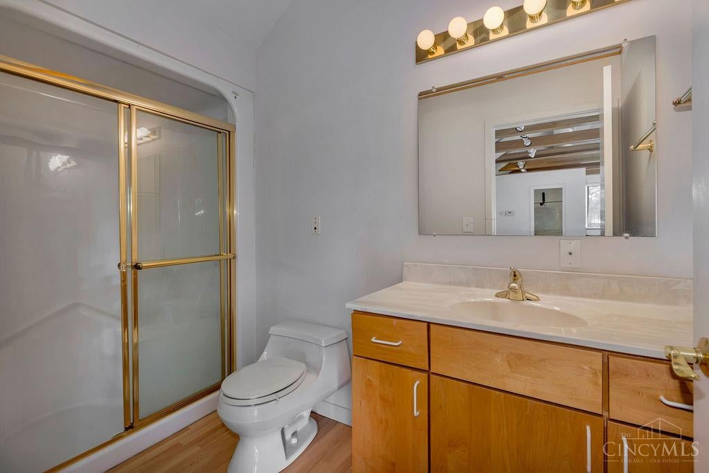 Indian Hill, Ohio, 45243, United States, 4 Bedrooms Bedrooms, ,2 BathroomsBathrooms,Residential,Active,1986910