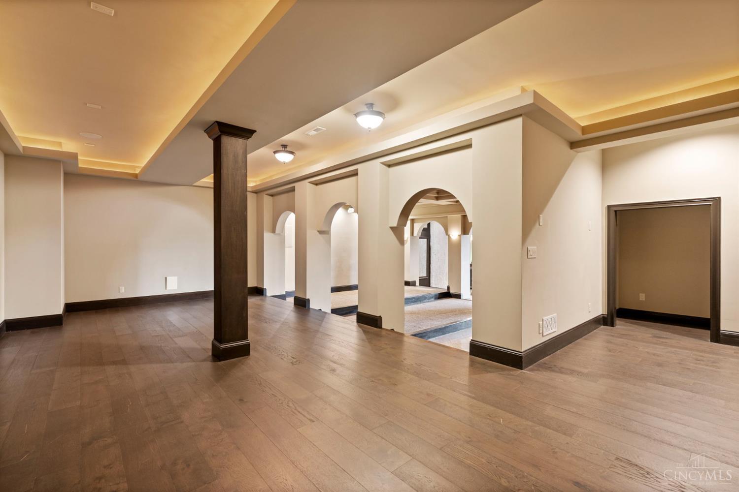 Deerfield Twp., Ohio, 45040, United States, 6 Bedrooms Bedrooms, ,8 BathroomsBathrooms,Residential,Active,1904704