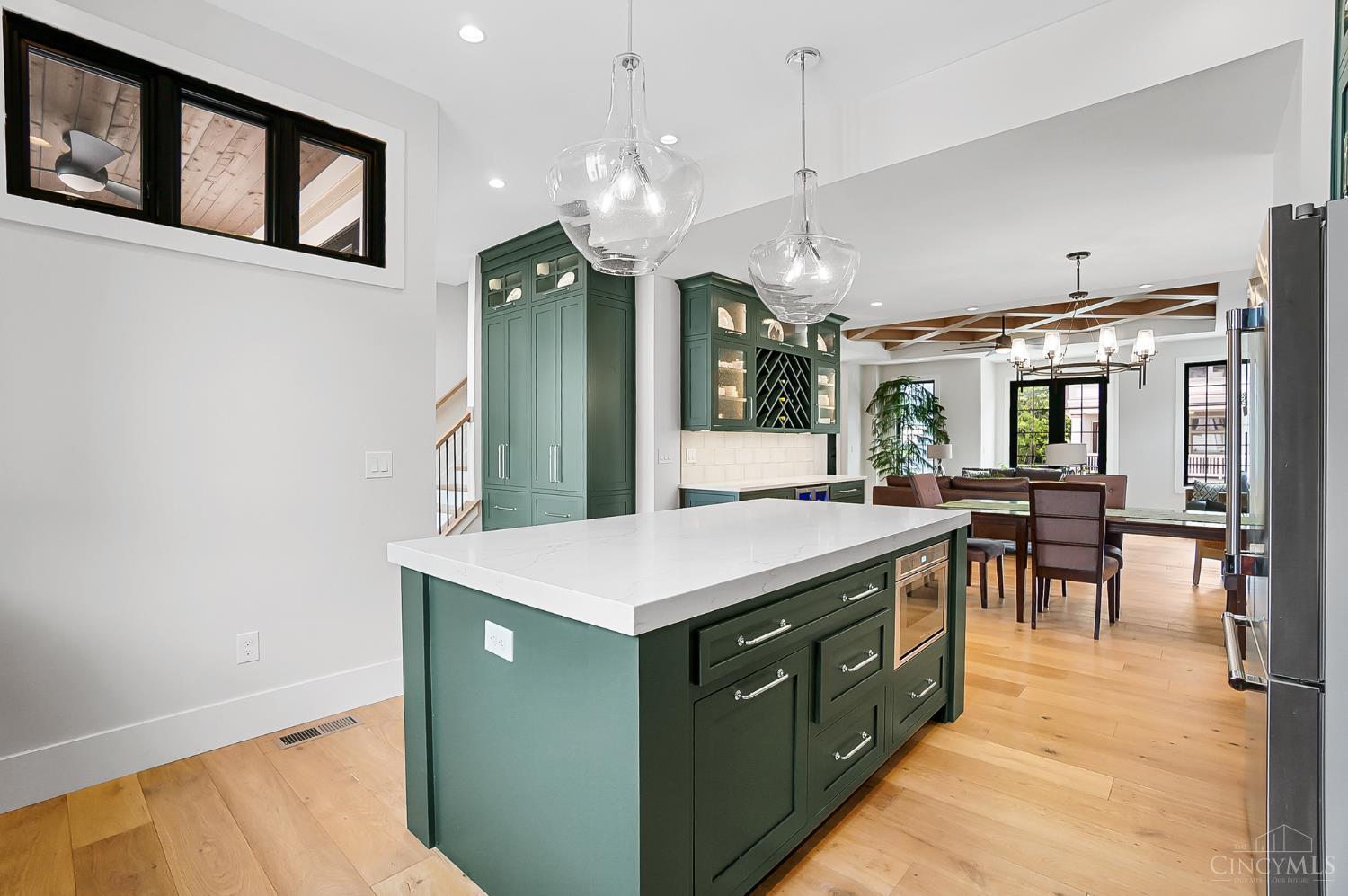 Cincinnati, Ohio, 45202, United States, 3 Bedrooms Bedrooms, ,4 BathroomsBathrooms,Residential,Active,1922745