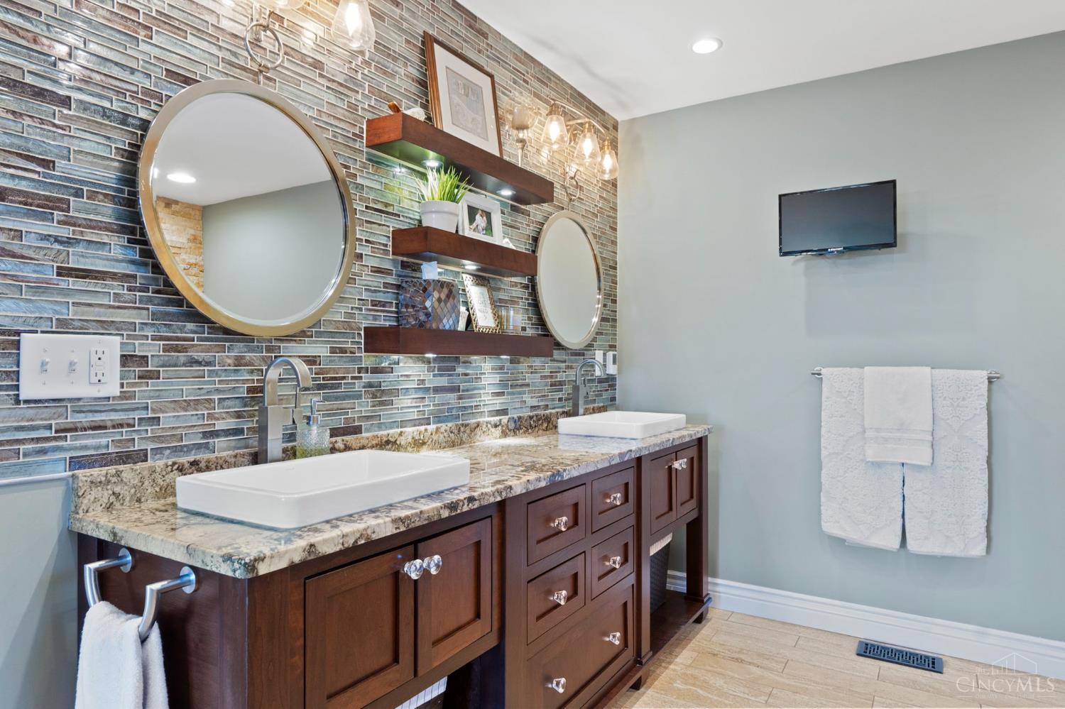 West Chester, Ohio, 45011, United States, 4 Bedrooms Bedrooms, ,6 BathroomsBathrooms,Residential,Active,1987249