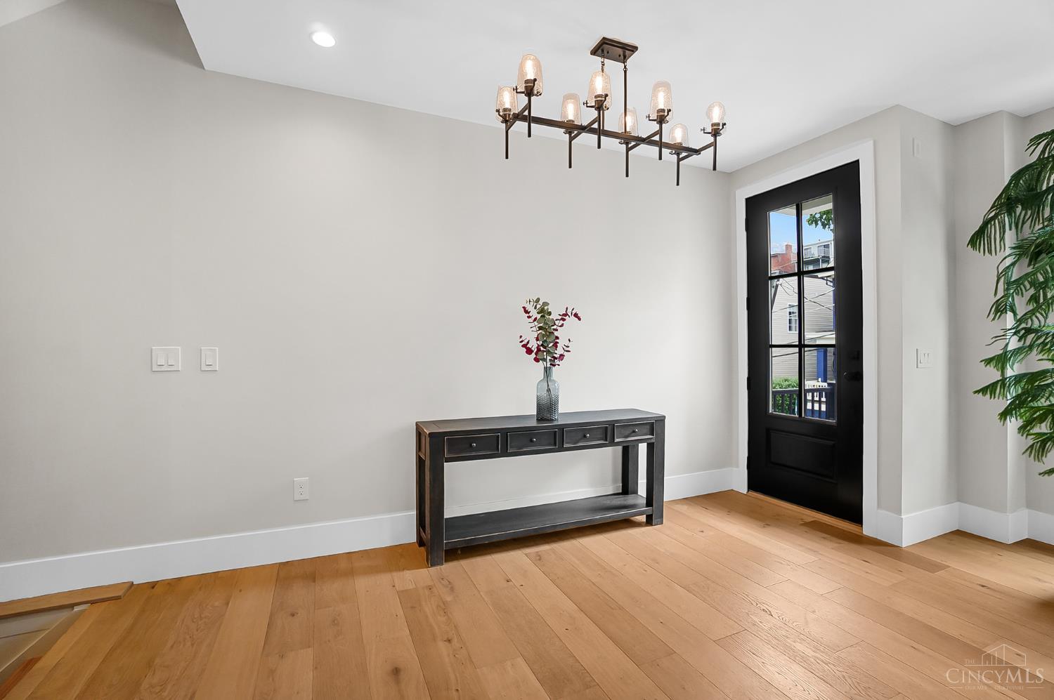 Cincinnati, Ohio, 45202, United States, 3 Bedrooms Bedrooms, ,4 BathroomsBathrooms,Residential,Active,1922745