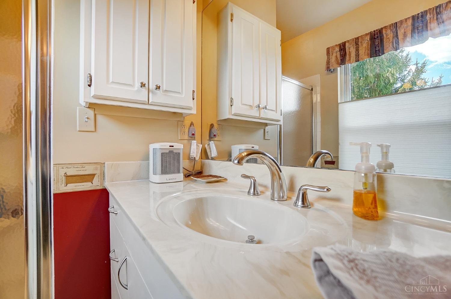 Union Twp, Ohio, 45244, United States, 4 Bedrooms Bedrooms, ,5 BathroomsBathrooms,Residential,Pending,1722734