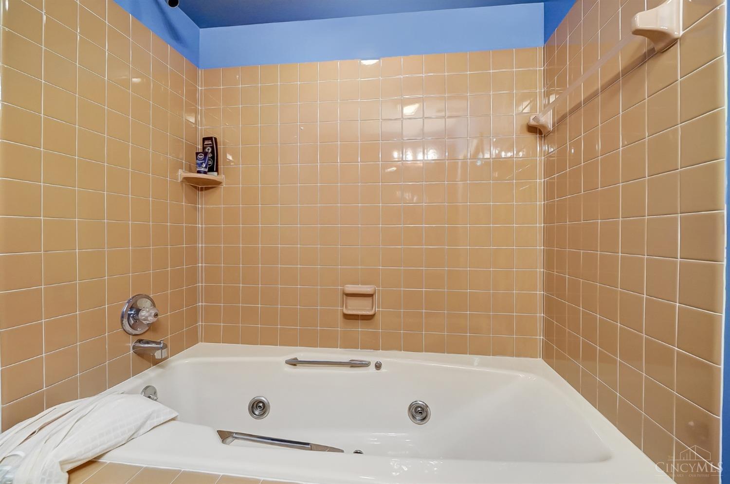 Union Twp, Ohio, 45244, United States, 4 Bedrooms Bedrooms, ,5 BathroomsBathrooms,Residential,Pending,1722734