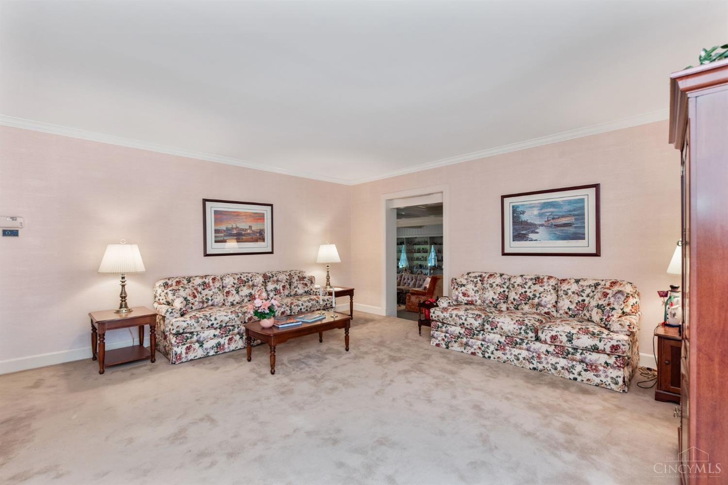 Evendale, Ohio, 45241, United States, 4 Bedrooms Bedrooms, ,4 BathroomsBathrooms,Residential,Active,1920230