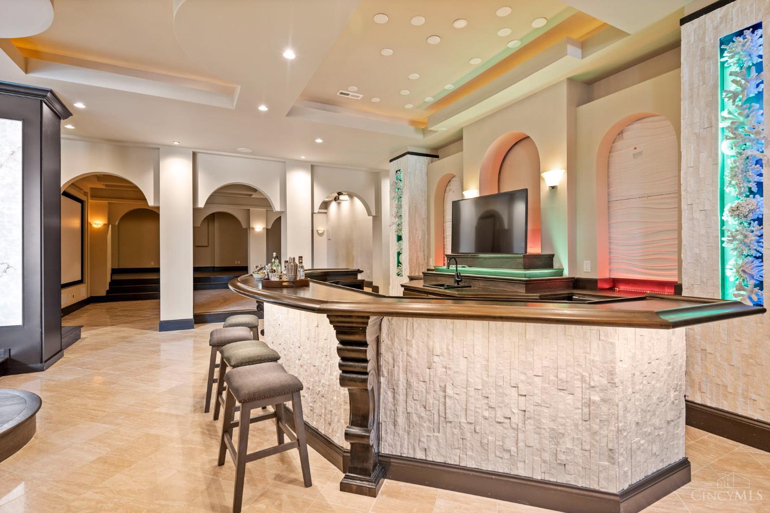 Deerfield Twp., Ohio, 45040, United States, 6 Bedrooms Bedrooms, ,8 BathroomsBathrooms,Residential,Active,1904704