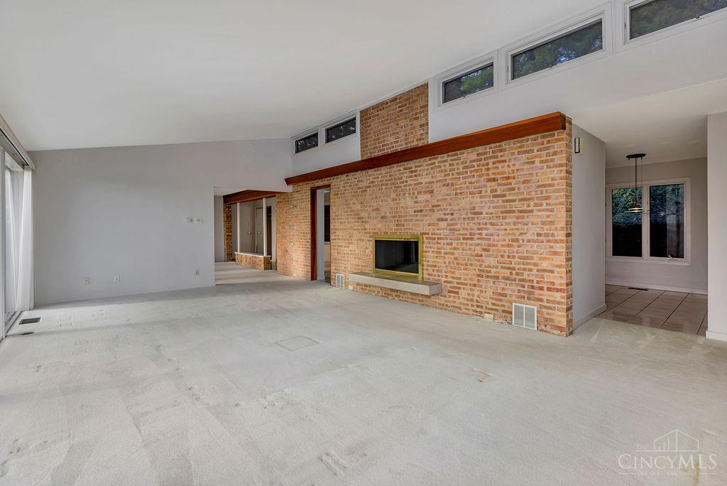 Indian Hill, Ohio, 45243, United States, 4 Bedrooms Bedrooms, ,2 BathroomsBathrooms,Residential,Active,1986910