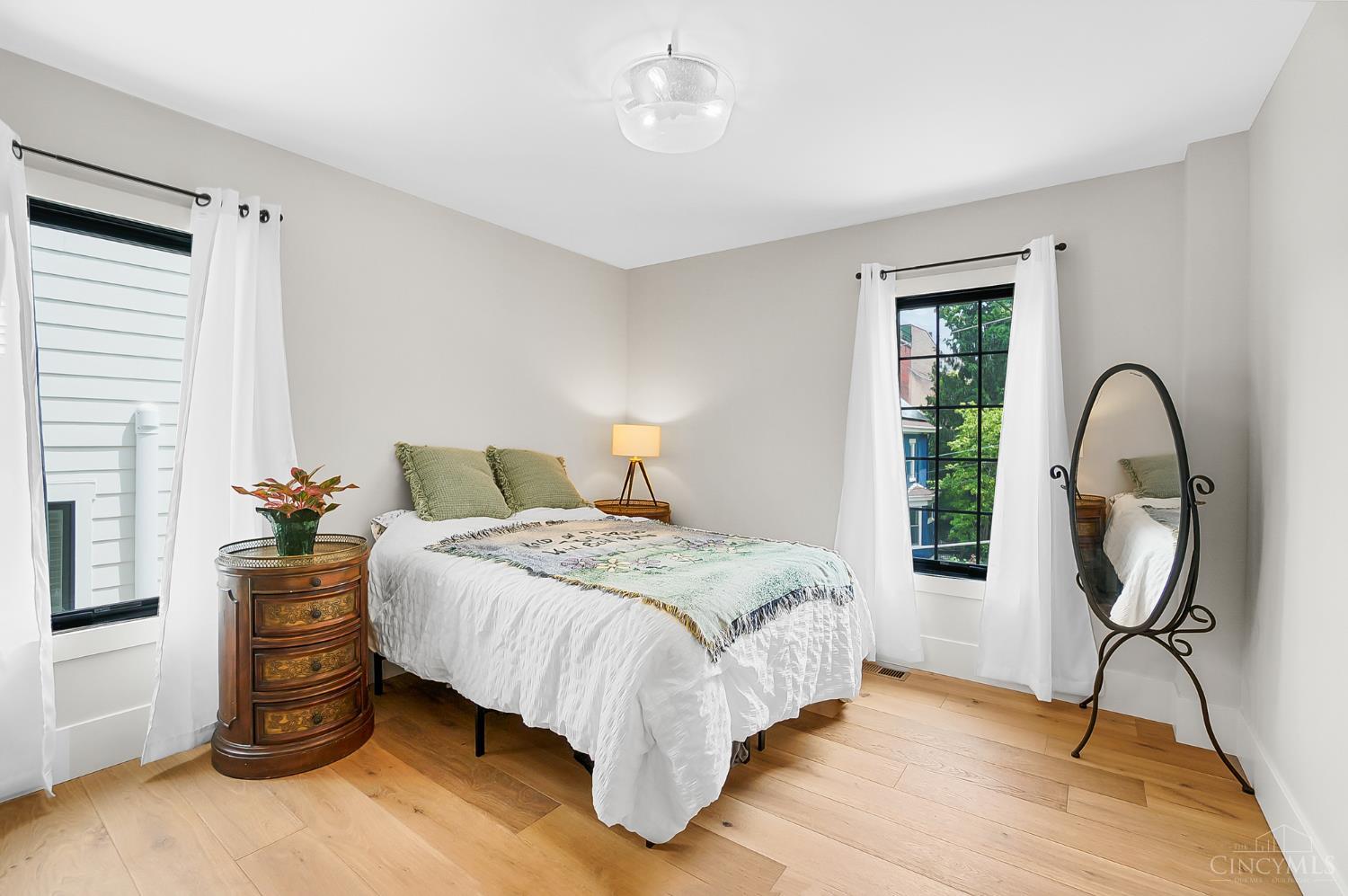 Cincinnati, Ohio, 45202, United States, 3 Bedrooms Bedrooms, ,4 BathroomsBathrooms,Residential,Active,1922745