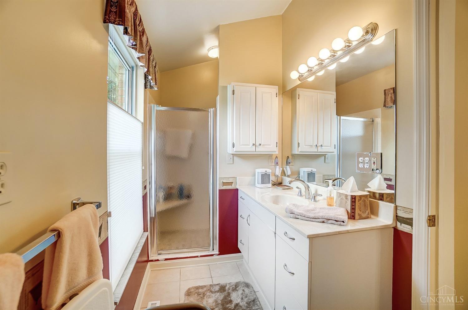 Union Twp, Ohio, 45244, United States, 4 Bedrooms Bedrooms, ,5 BathroomsBathrooms,Residential,Pending,1722734