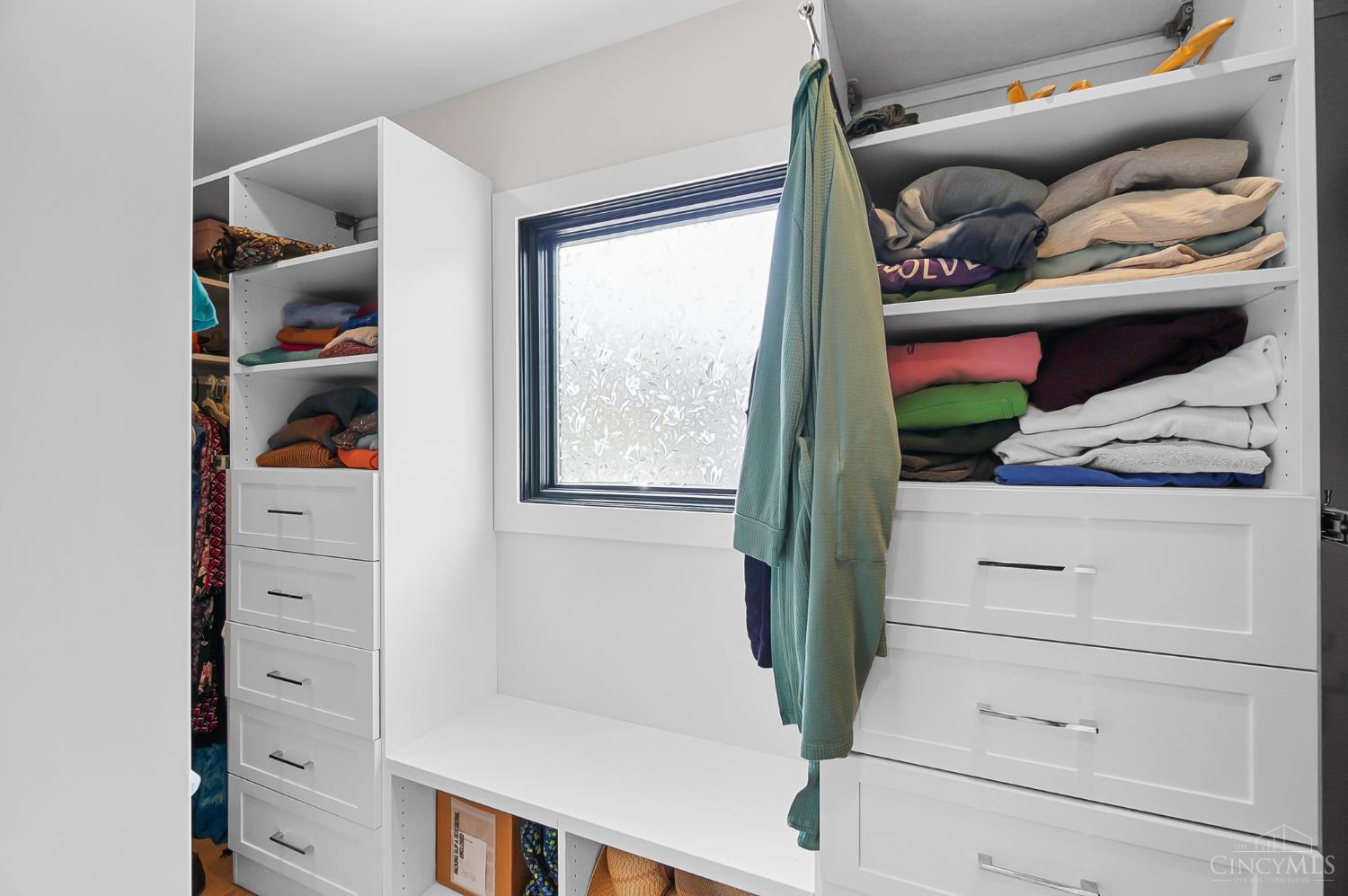 Cincinnati, Ohio, 45202, United States, 3 Bedrooms Bedrooms, ,4 BathroomsBathrooms,Residential,Active,1922745