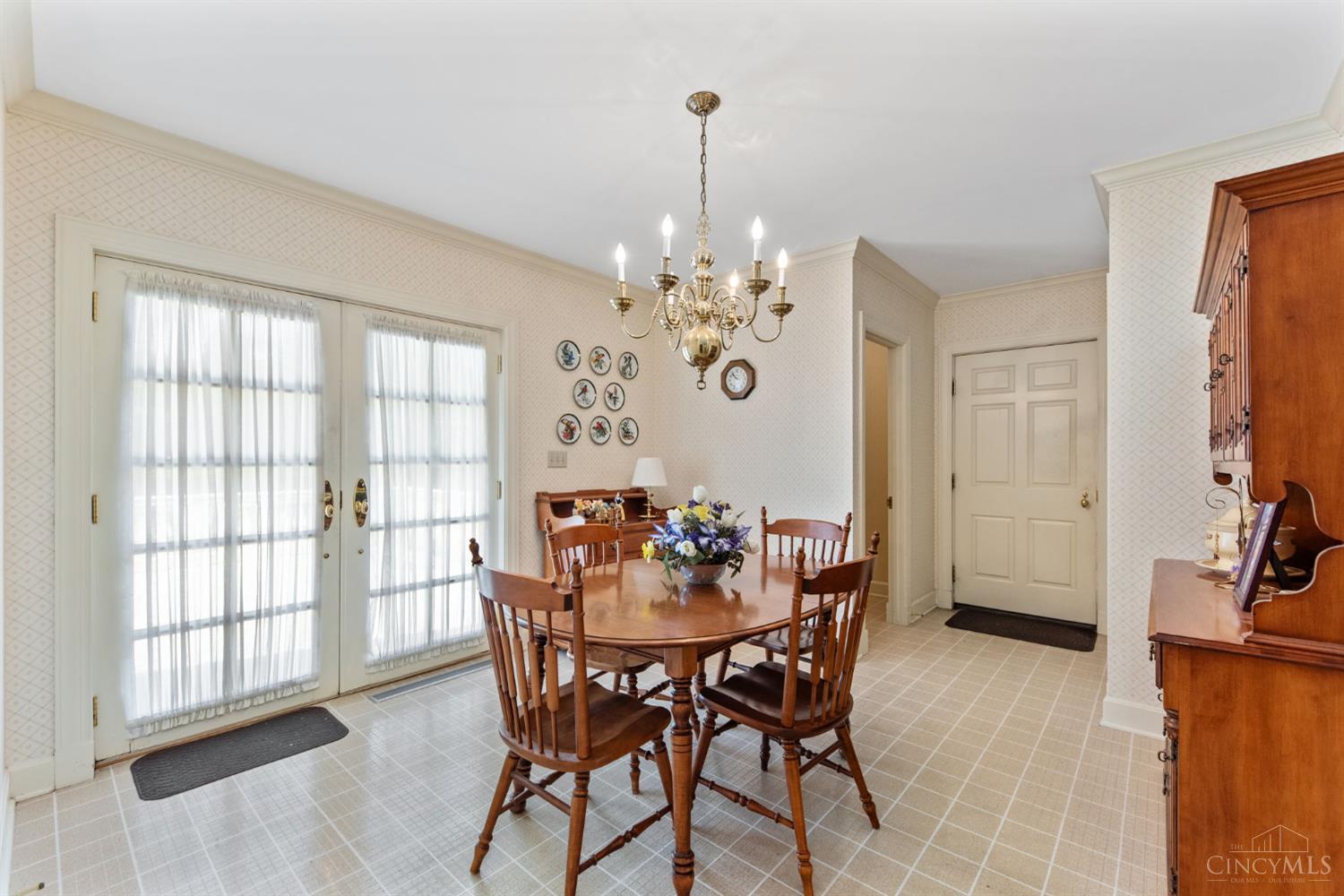 Evendale, Ohio, 45241, United States, 4 Bedrooms Bedrooms, ,4 BathroomsBathrooms,Residential,Active,1920230
