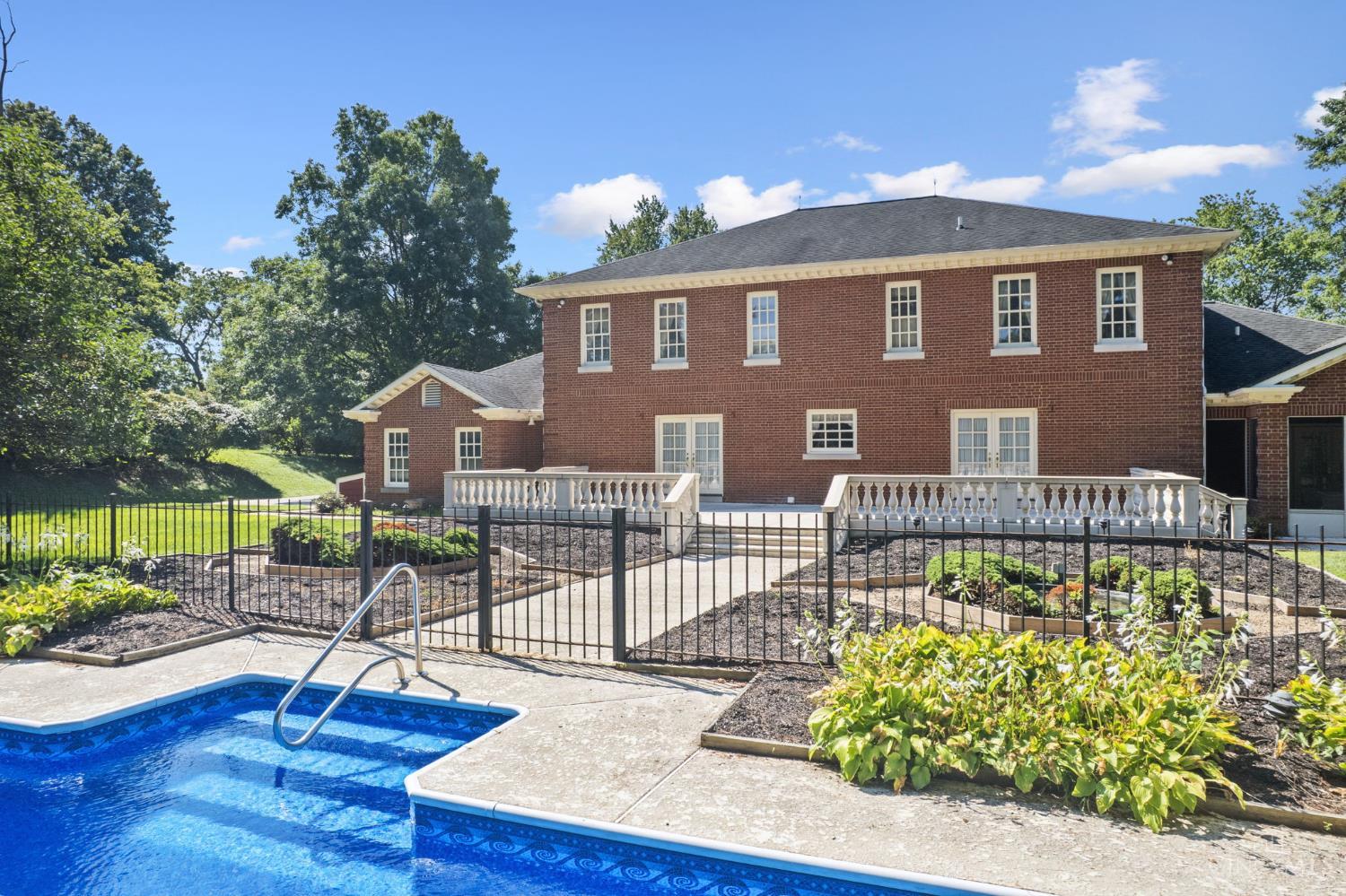 Evendale, Ohio, 45241, United States, 4 Bedrooms Bedrooms, ,4 BathroomsBathrooms,Residential,Active,1920230