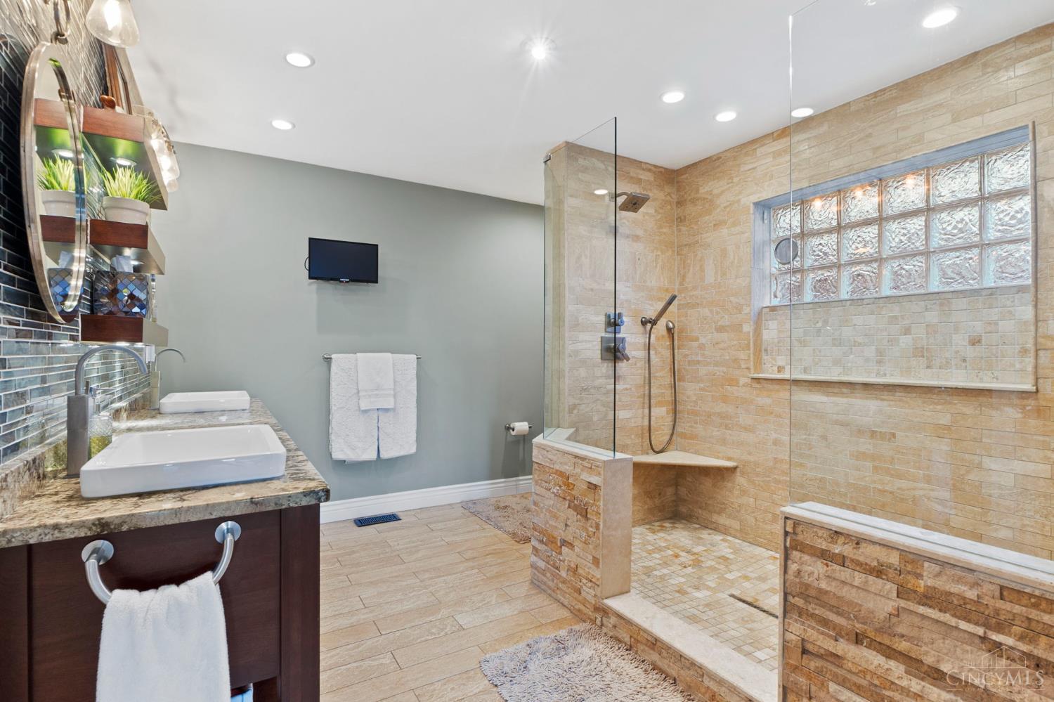 West Chester, Ohio, 45011, United States, 4 Bedrooms Bedrooms, ,6 BathroomsBathrooms,Residential,Active,1987249