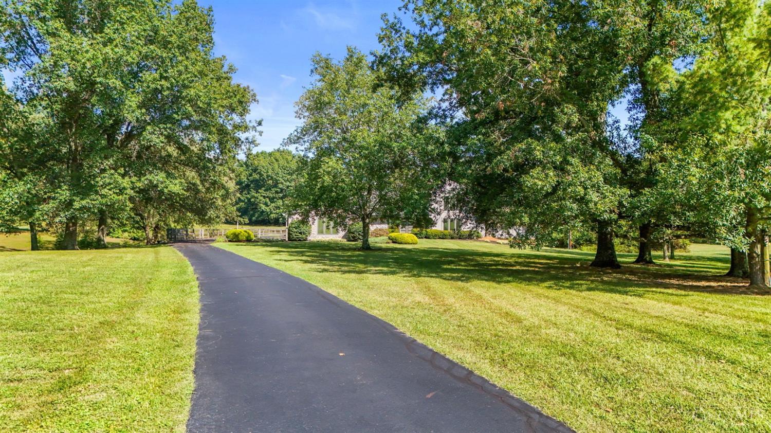 Hamilton Twp, Ohio, 45152, United States, 3 Bedrooms Bedrooms, ,3 BathroomsBathrooms,Residential,Active,1953014