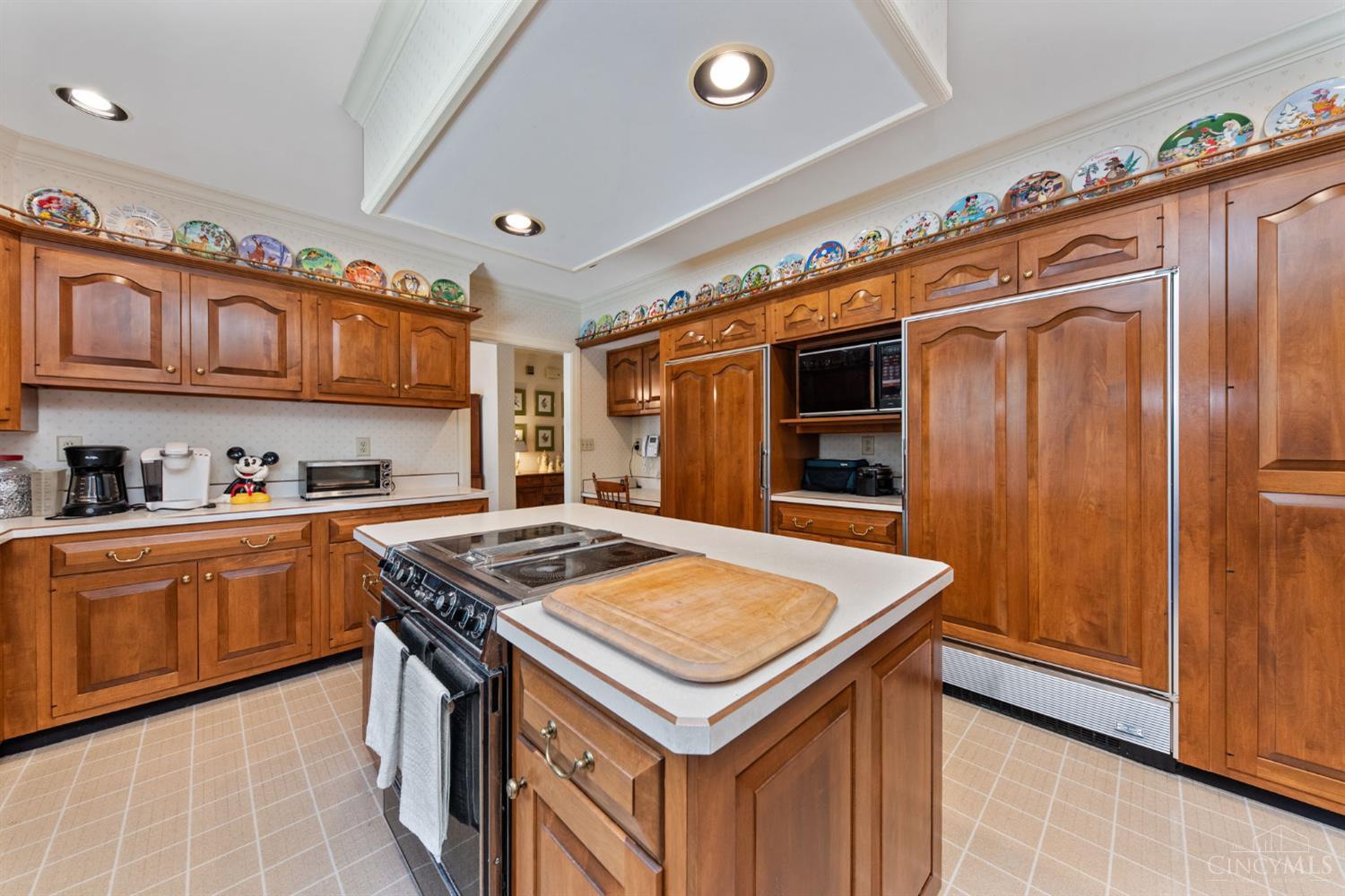 Evendale, Ohio, 45241, United States, 4 Bedrooms Bedrooms, ,4 BathroomsBathrooms,Residential,Active,1920230