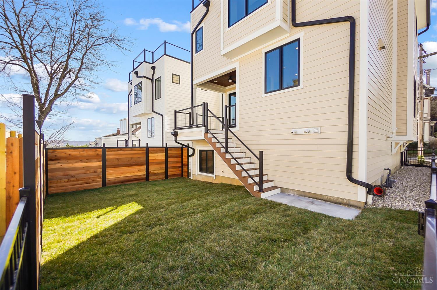 Cincinnati, Ohio, 45202, United States, 3 Bedrooms Bedrooms, ,4 BathroomsBathrooms,Residential,Active,1922745