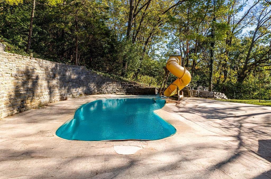 Indian Hill, Ohio, 45243, United States, 4 Bedrooms Bedrooms, ,2 BathroomsBathrooms,Residential,Active,1986910