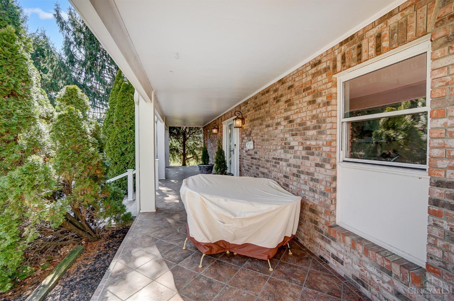 Union Twp, Ohio, 45244, United States, 4 Bedrooms Bedrooms, ,5 BathroomsBathrooms,Residential,Pending,1722734