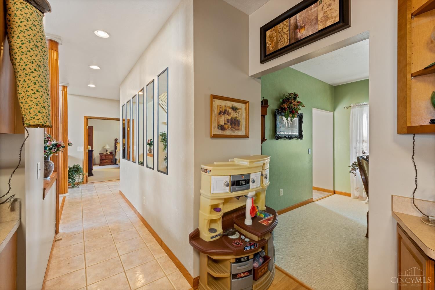Wayne Twp, Ohio, 45067, United States, 5 Bedrooms Bedrooms, ,6 BathroomsBathrooms,Residential,Active,1892390