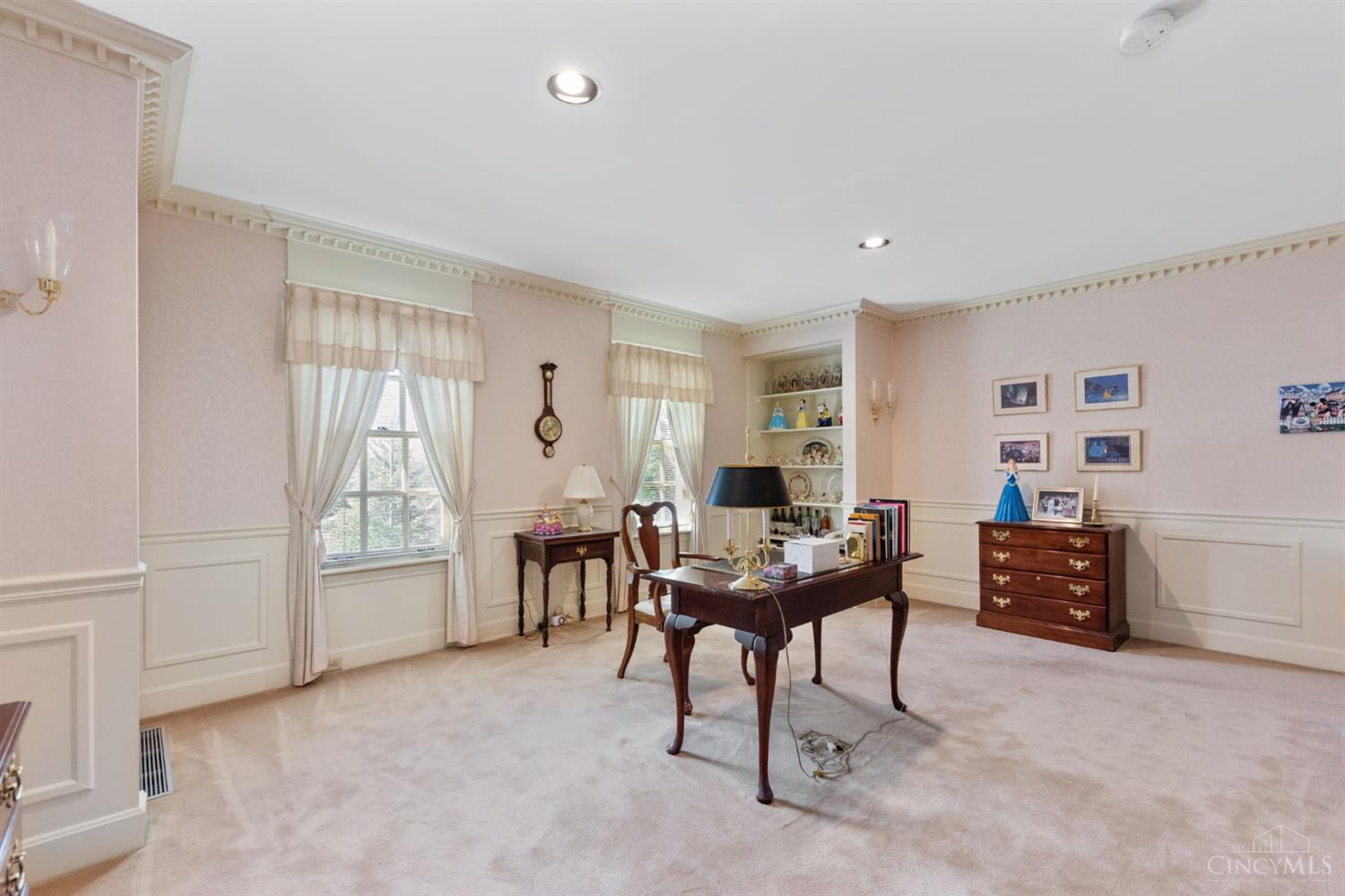 Evendale, Ohio, 45241, United States, 4 Bedrooms Bedrooms, ,4 BathroomsBathrooms,Residential,Active,1920230