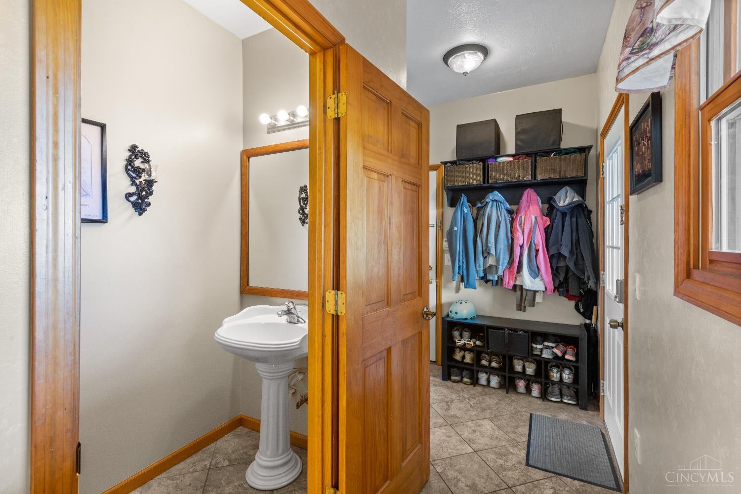 Wayne Twp, Ohio, 45067, United States, 5 Bedrooms Bedrooms, ,6 BathroomsBathrooms,Residential,Active,1892390