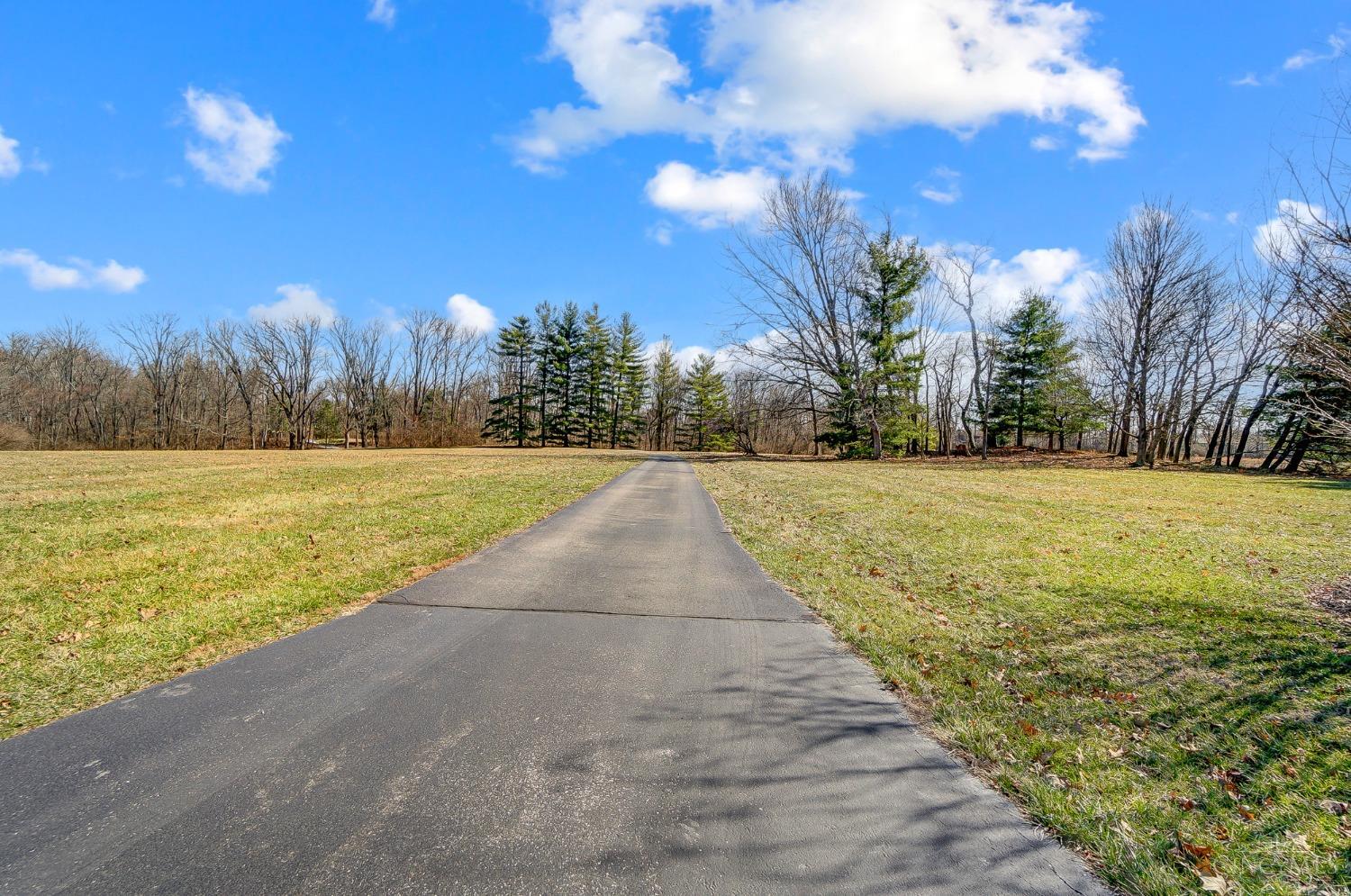 Union Twp, Ohio, 45244, United States, 4 Bedrooms Bedrooms, ,5 BathroomsBathrooms,Residential,Pending,1722734