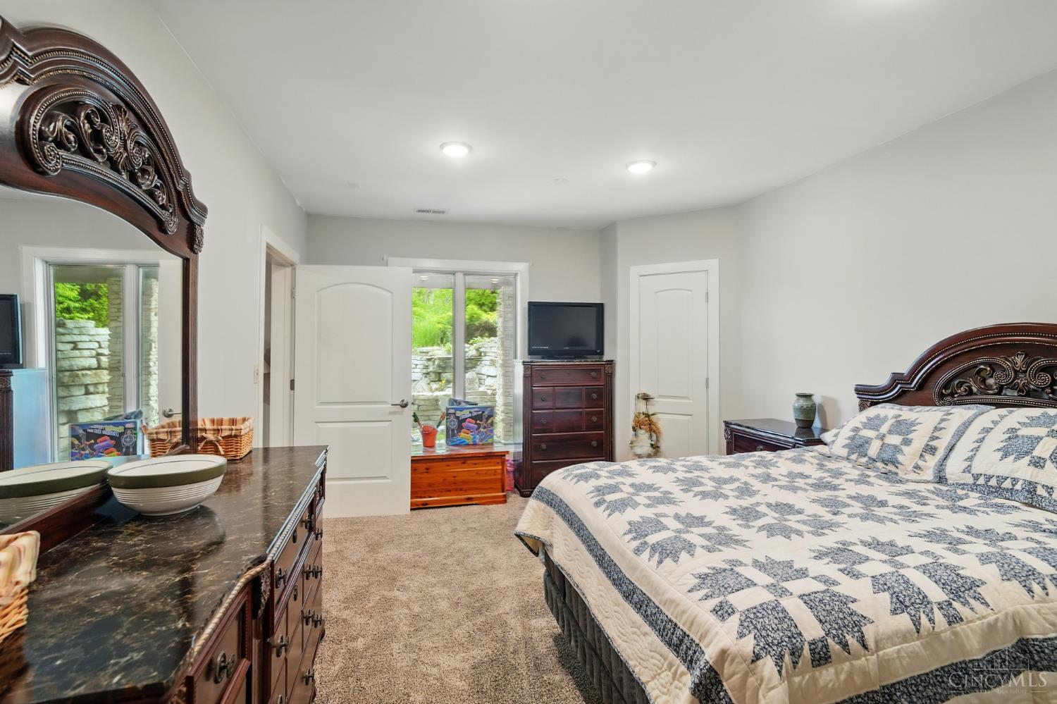 South Lebanon, Ohio, 45065, United States, ,5 BathroomsBathrooms,Residential,Active,1828690