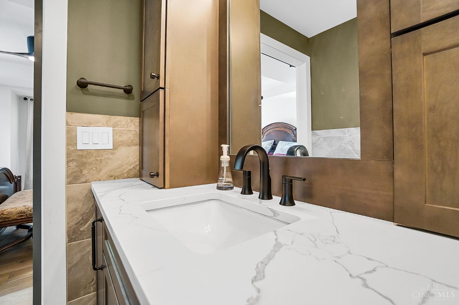 Cincinnati, Ohio, 45202, United States, 3 Bedrooms Bedrooms, ,4 BathroomsBathrooms,Residential,Active,1922745