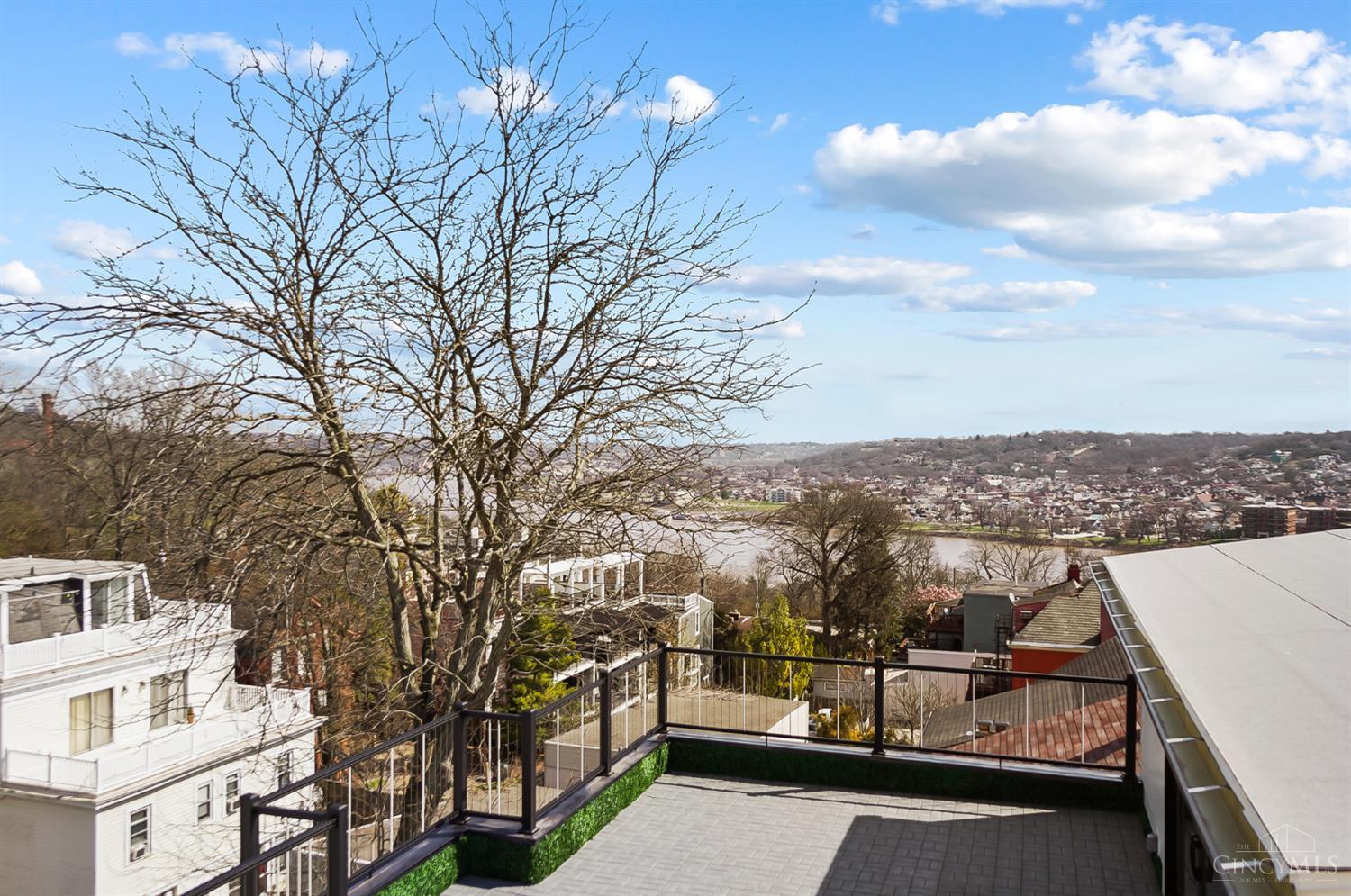 Cincinnati, Ohio, 45202, United States, 3 Bedrooms Bedrooms, ,4 BathroomsBathrooms,Residential,Active,1922745